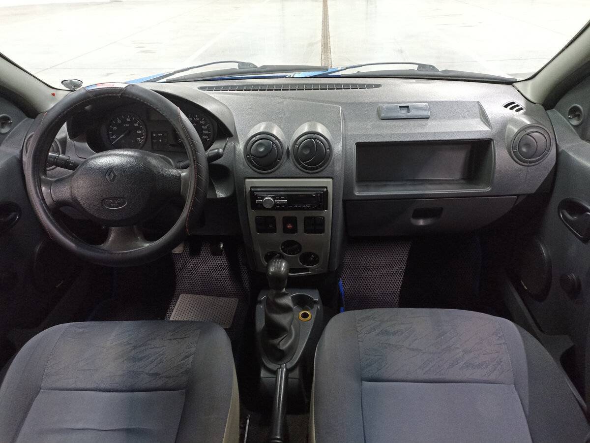 Renault Logan с пробегом — 2005 год. Фото: #12
