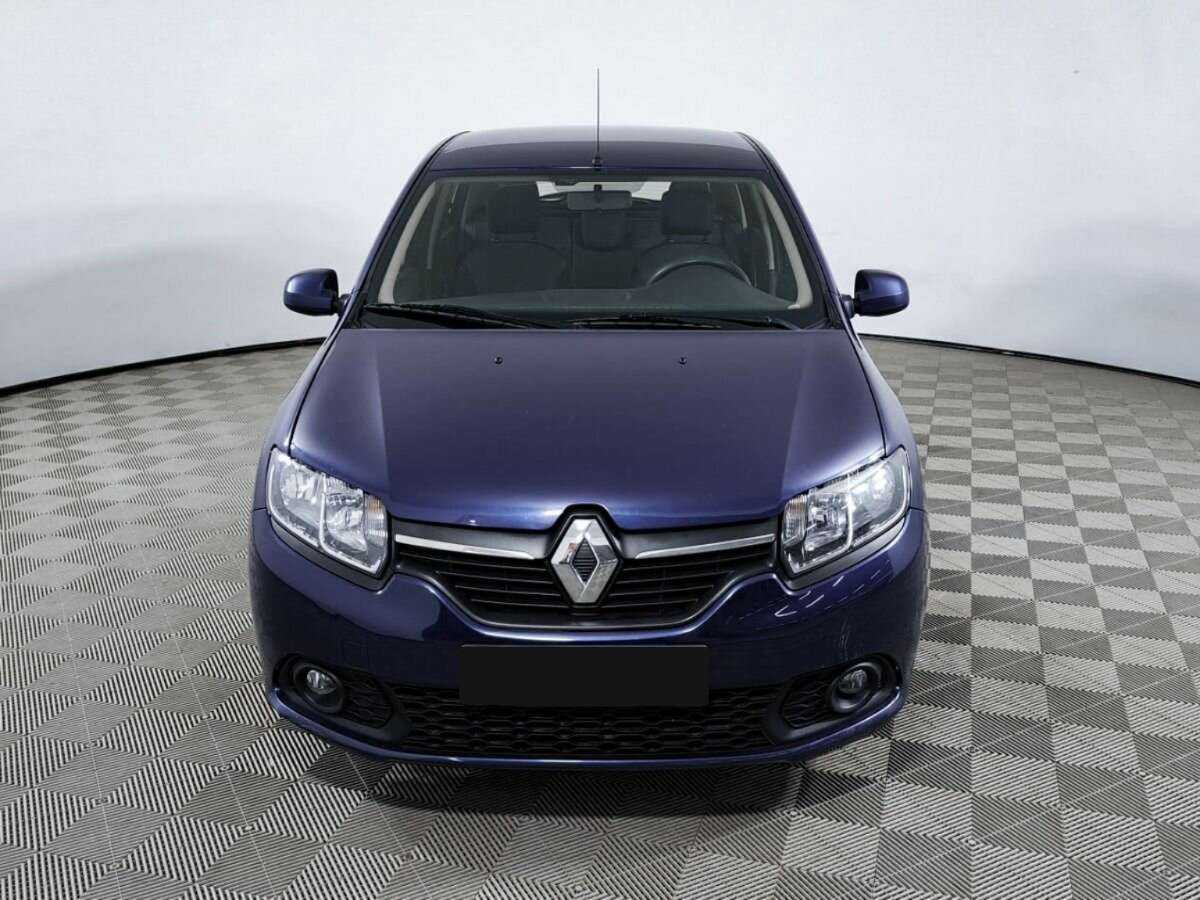 Renault Sandero с пробегом — 2015 год. Фото: #1