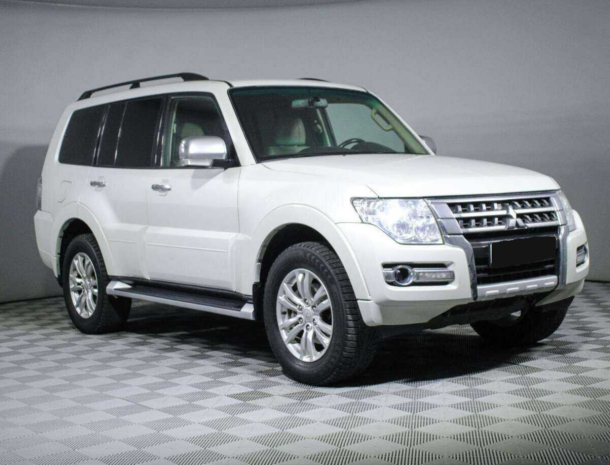 Mitsubishi Pajero с пробегом — 2017 год. Фото: #2