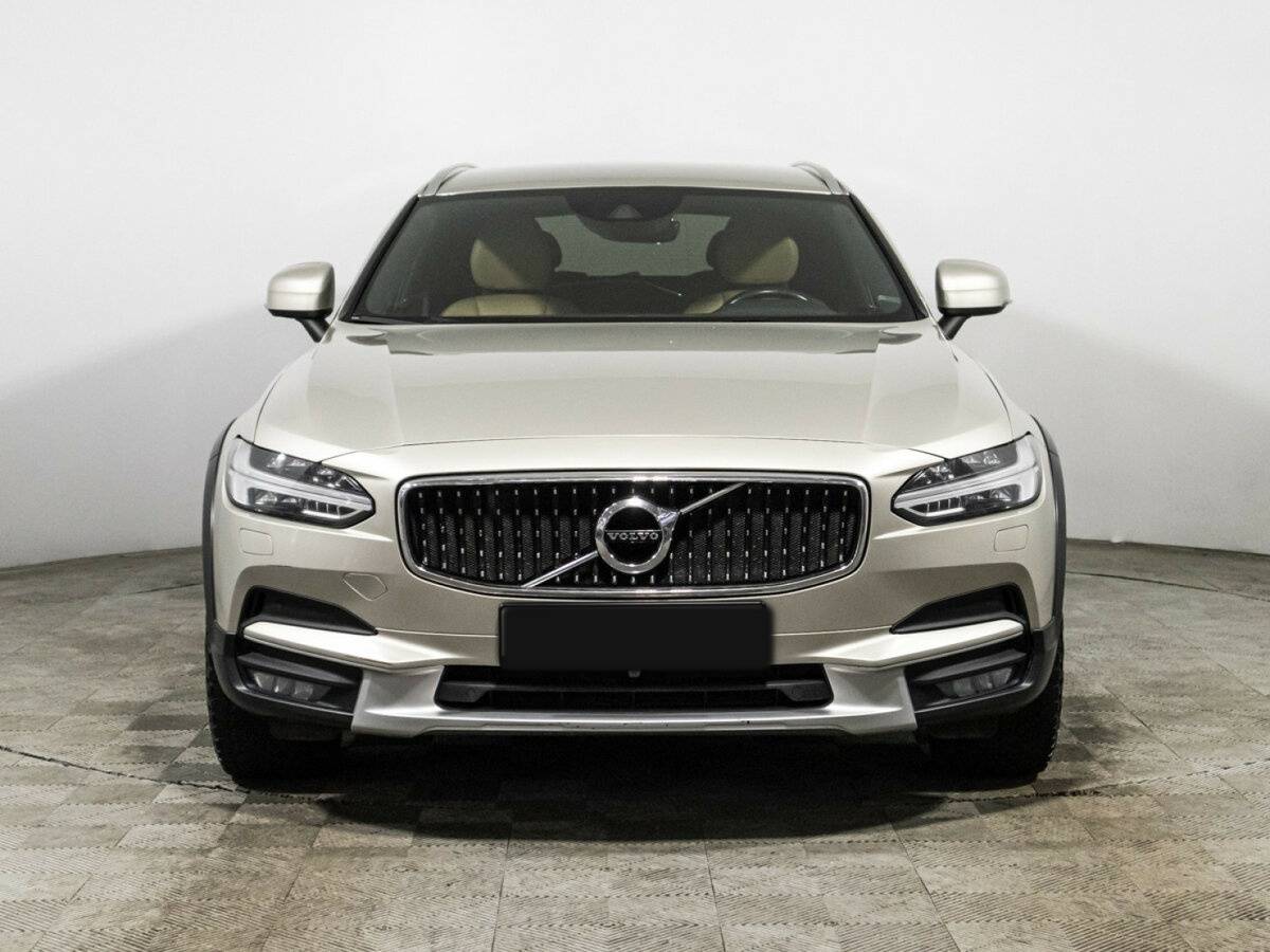 Volvo V90 Cross Country с пробегом — 2017 год. Фото: #1