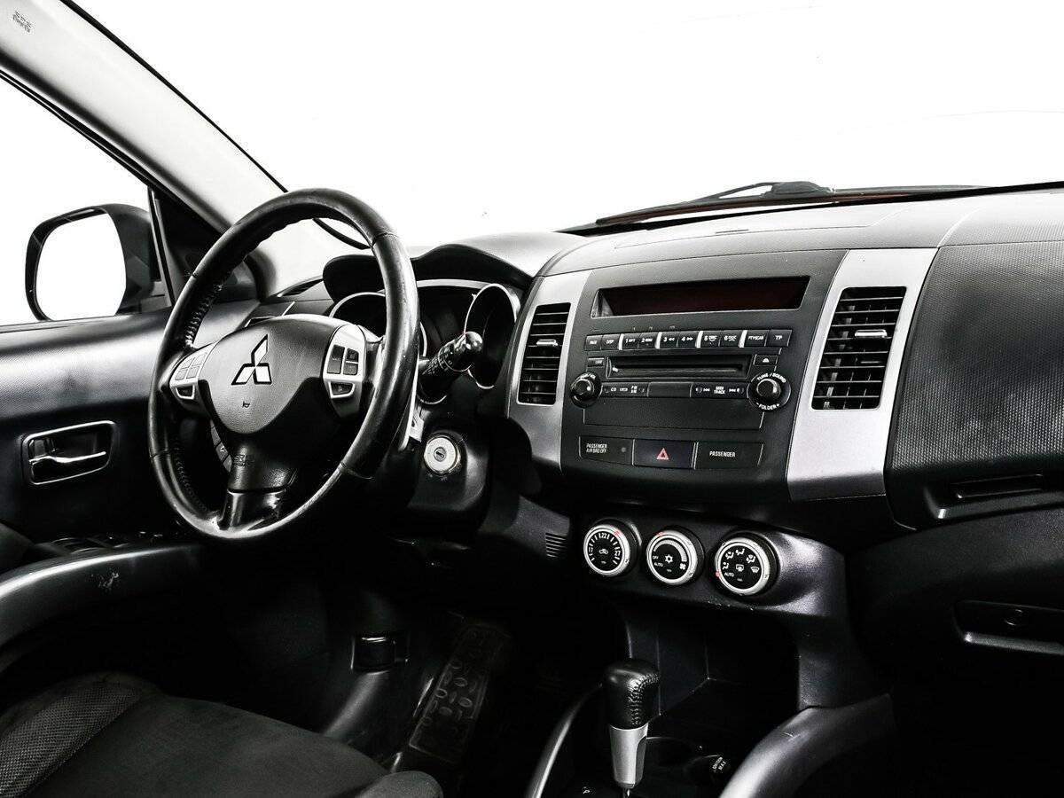Mitsubishi Outlander с пробегом — 2008 год. Фото: #8