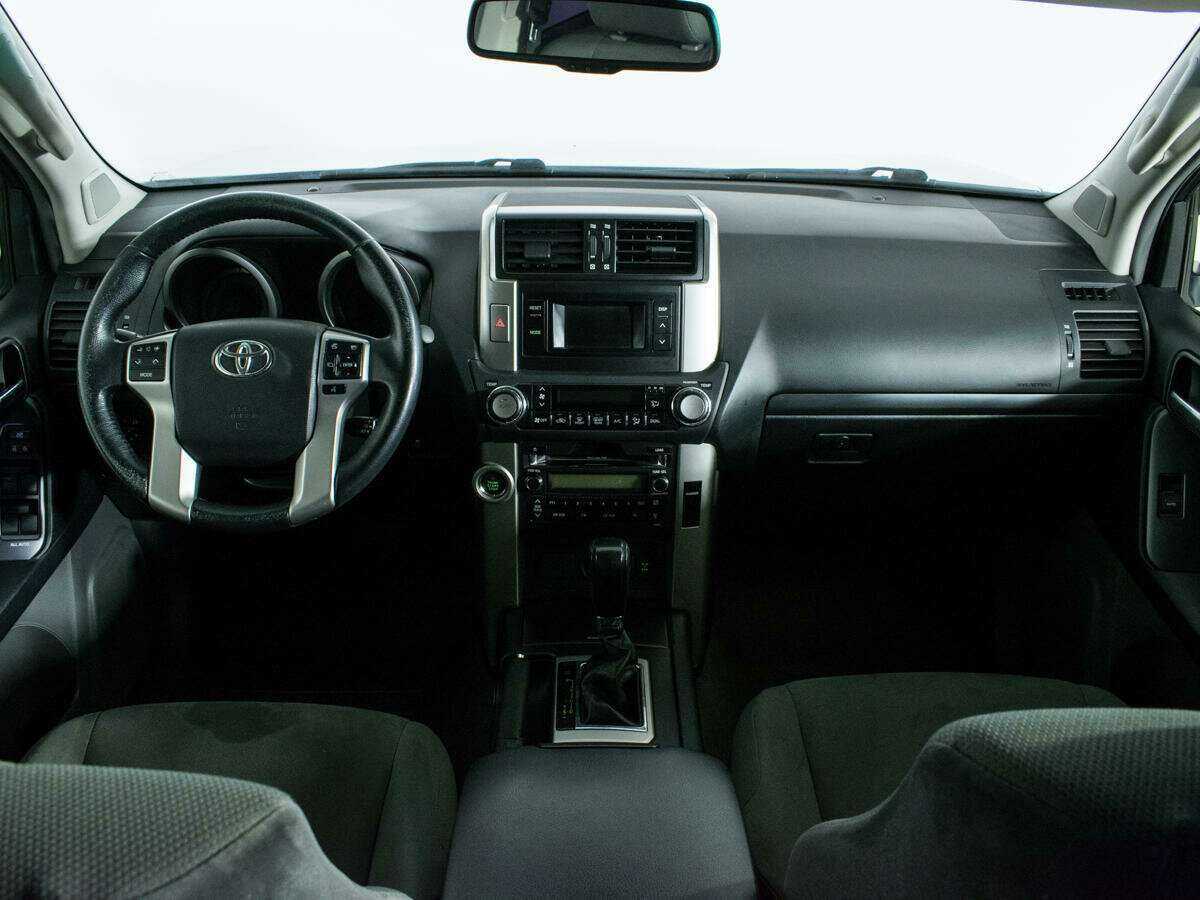 Toyota Land Cruiser Prado с пробегом — 2011 год. Фото: #11