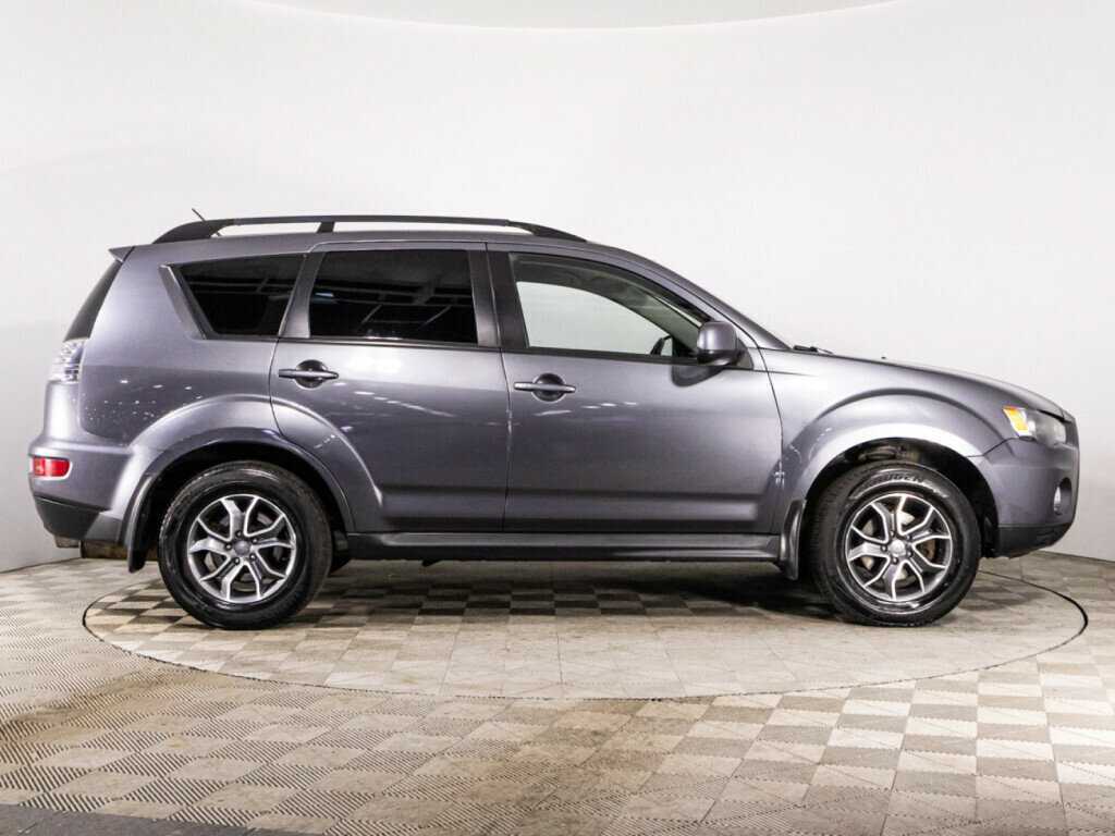 Mitsubishi Outlander с пробегом — 2011 год. Фото: #3