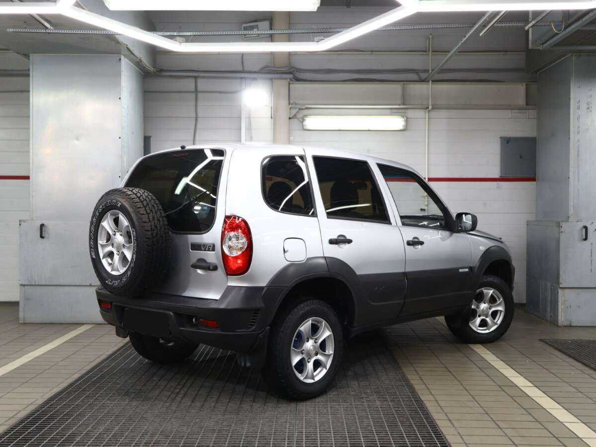 Chevrolet Niva с пробегом — 2011 год. Фото: #1