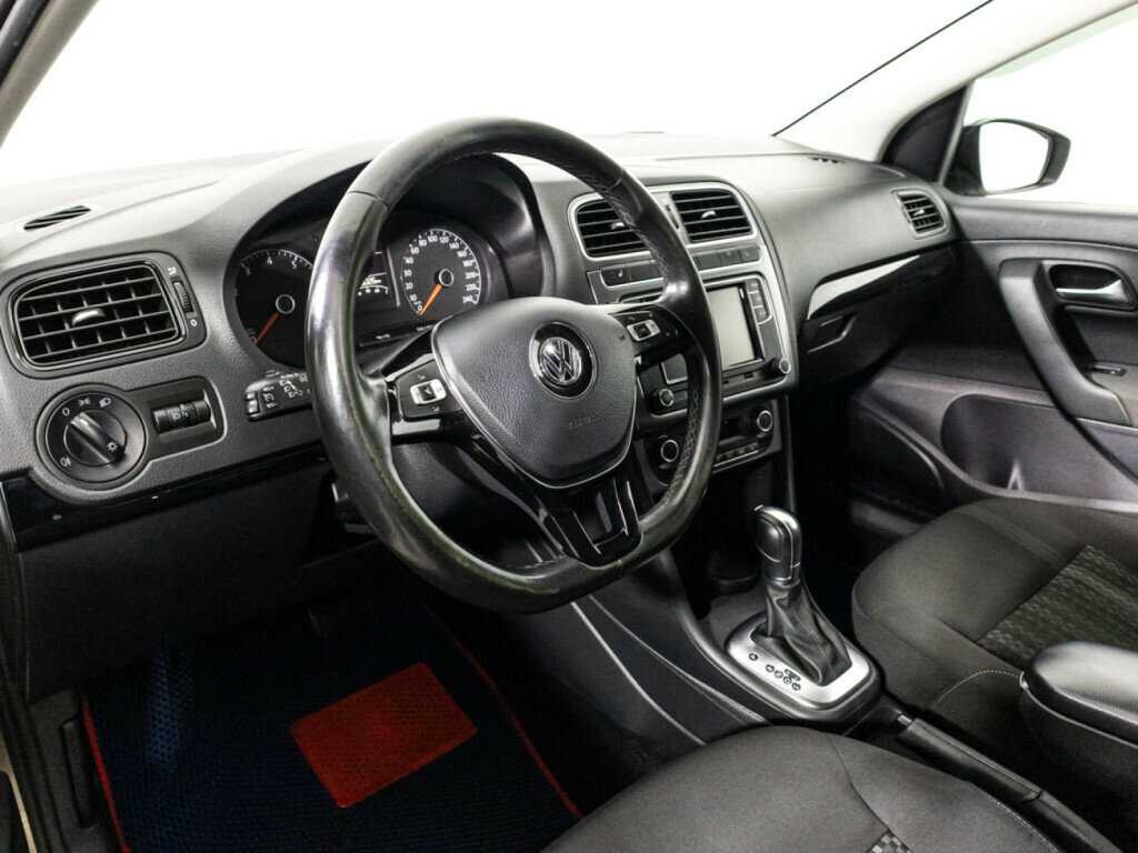 Volkswagen Polo с пробегом — 2018 год. Фото: #10