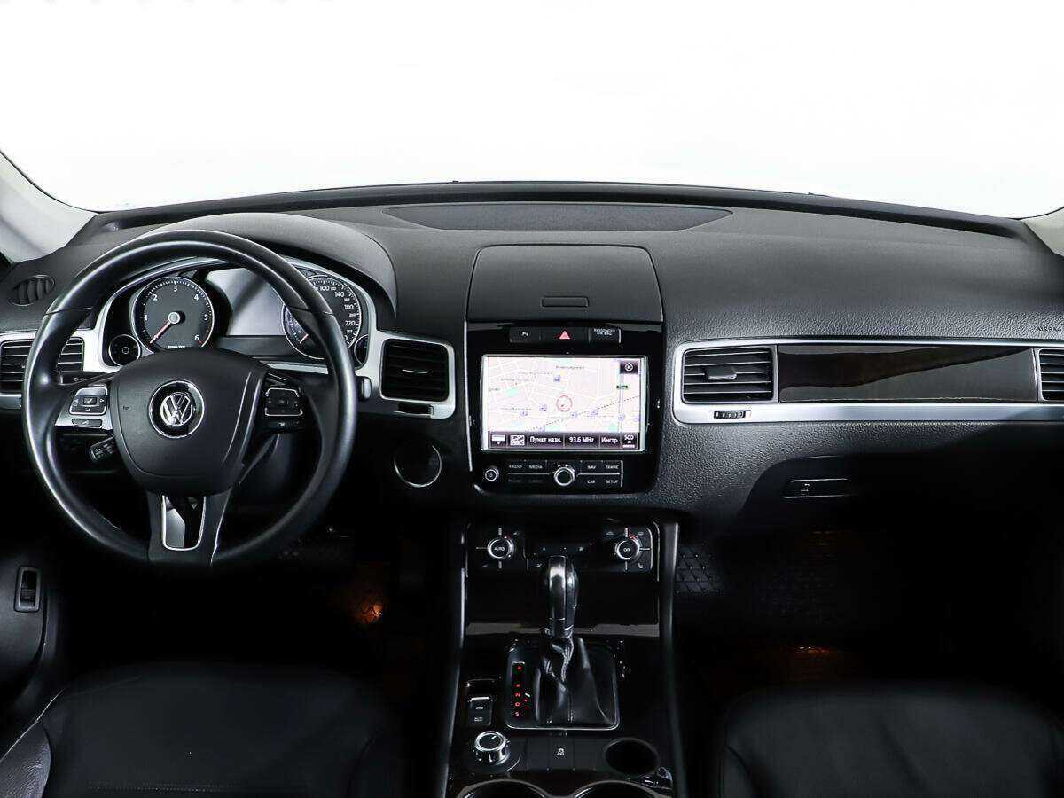Volkswagen Touareg с пробегом — 2010 год. Фото: #10