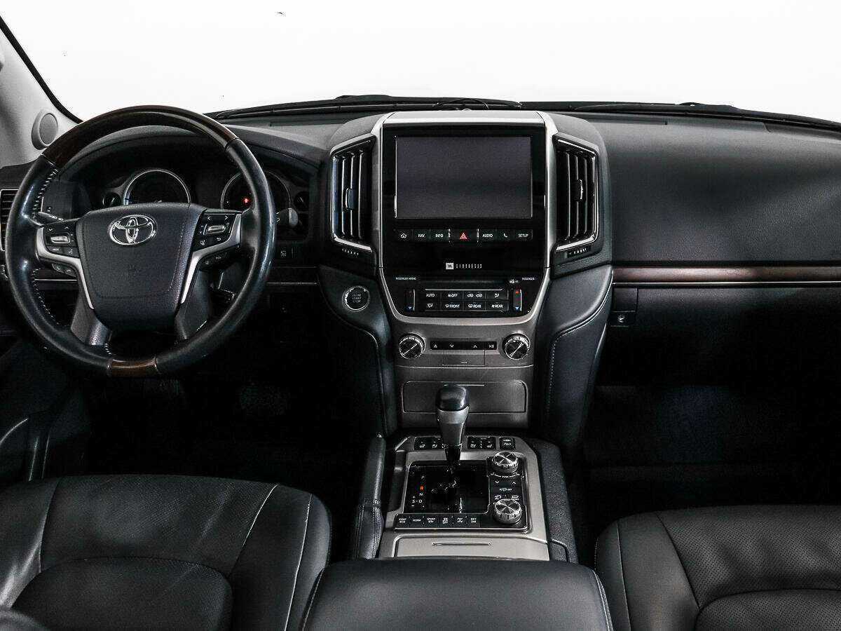 Toyota Land Cruiser с пробегом — 2016 год. Фото: #13
