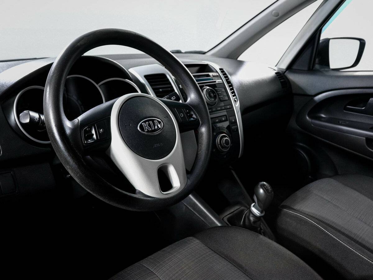 Kia Venga с пробегом — 2013 год. Фото: #10
