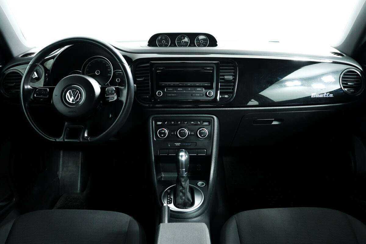 Volkswagen Beetle с пробегом — 2014 год. Фото: #10