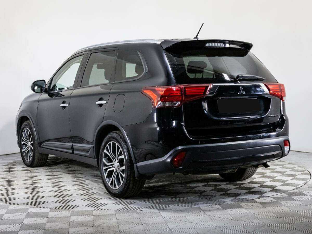 Mitsubishi Outlander с пробегом — 2016 год. Фото: #6