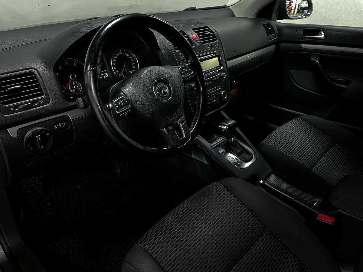 Volkswagen Jetta с пробегом — 2009 год. Фото: #8