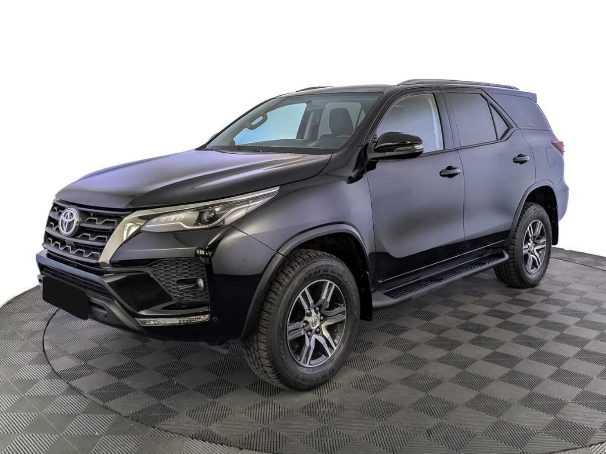 Toyota Fortuner с пробегом — 2021 год. Посмотреть фото