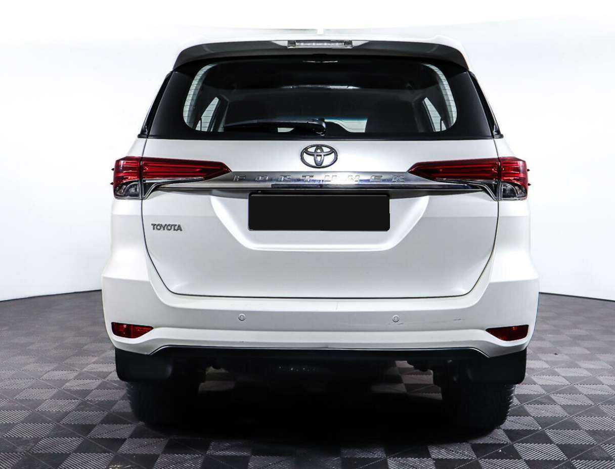 Toyota Fortuner с пробегом — 2019 год. Фото: #5