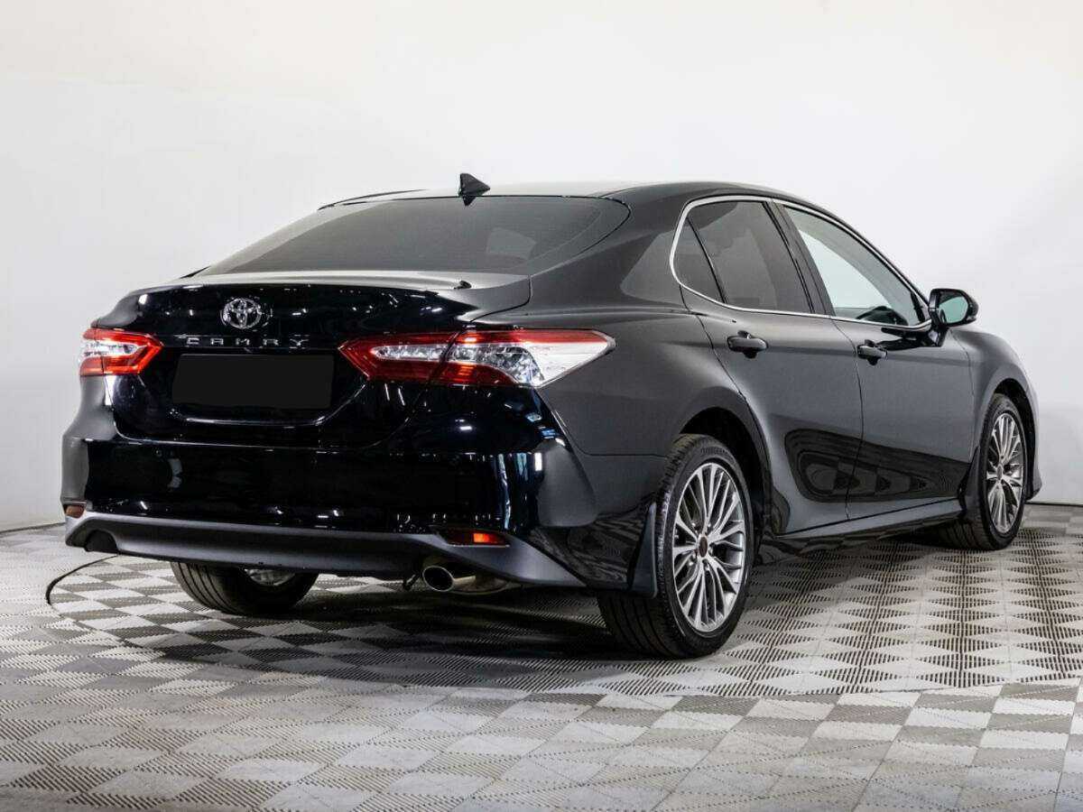 Toyota Camry с пробегом — 2021 год. Фото: #3