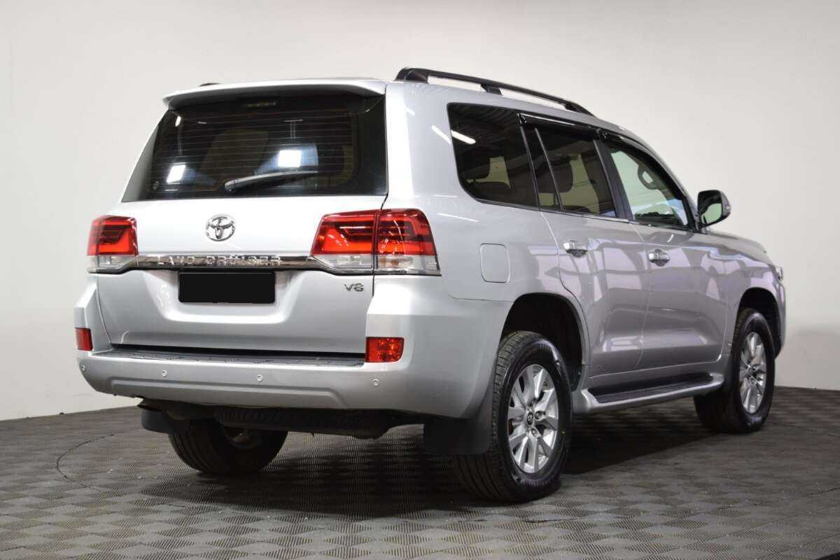 Toyota Land Cruiser с пробегом — 2015 год. Фото: #3