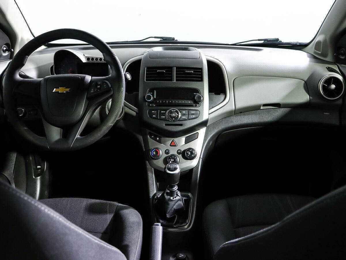 Chevrolet Aveo с пробегом — 2012 год. Фото: #9