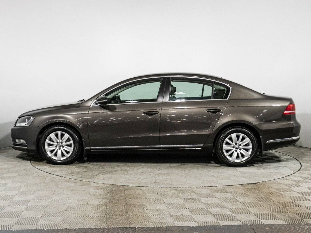 Volkswagen Passat с пробегом — 2011 год. Фото: #7