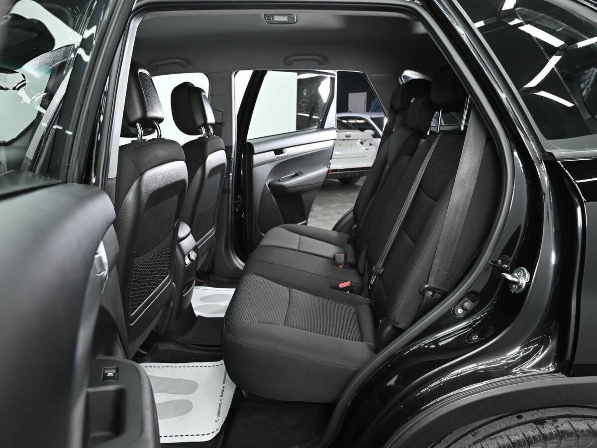 Kia Sorento с пробегом — 2015 год. Фото: #15