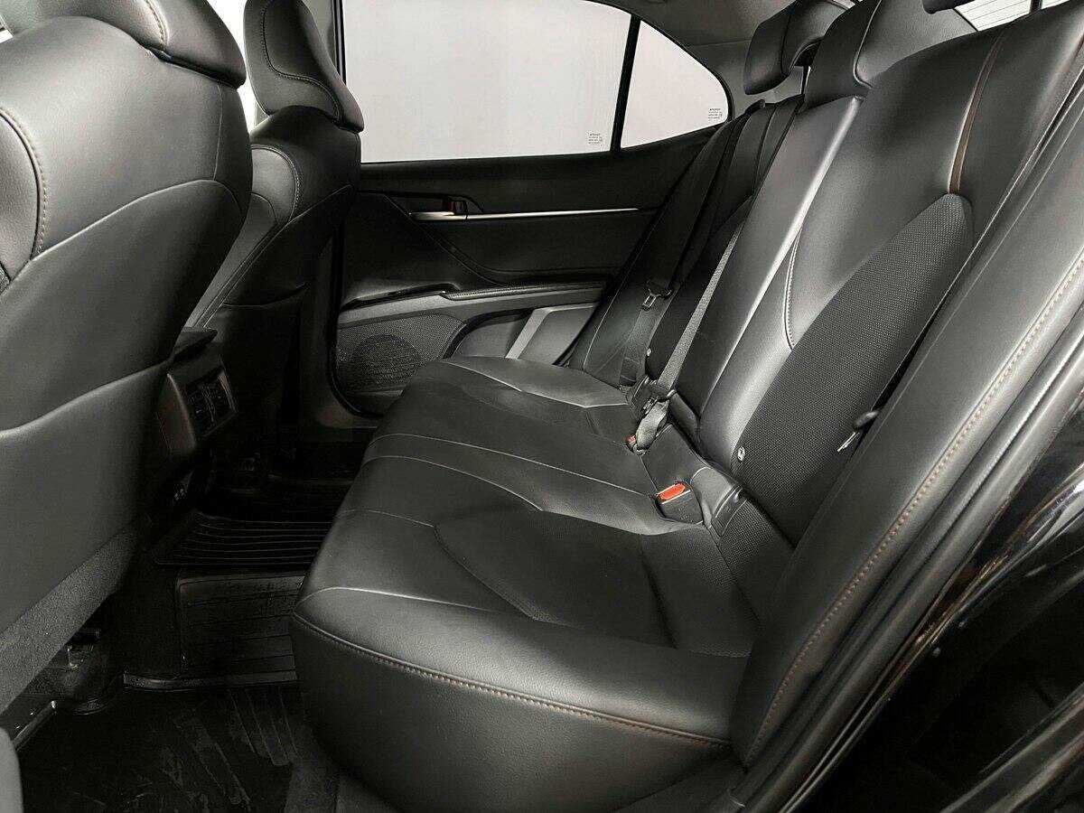 Toyota Camry с пробегом — 2019 год. Фото: #7
