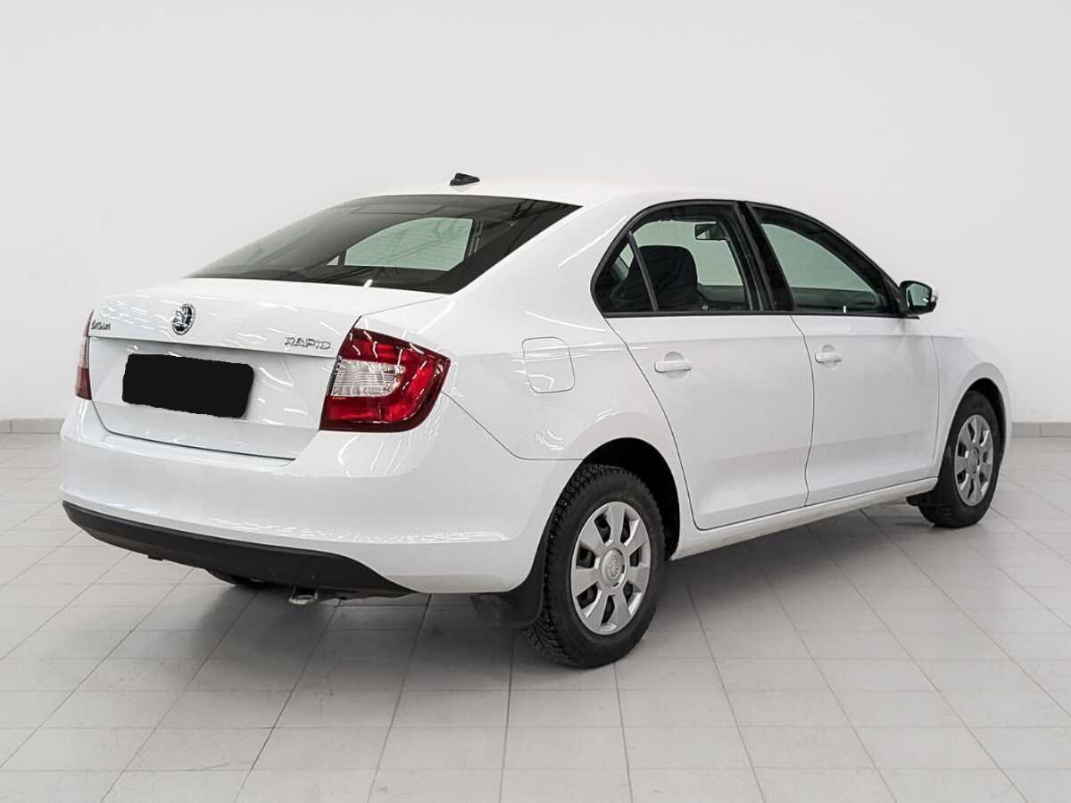 Skoda Rapid с пробегом — 2017 год. Фото: #4