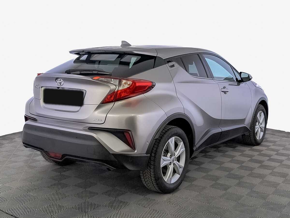 Toyota C-HR с пробегом — 2017 год. Фото: #4