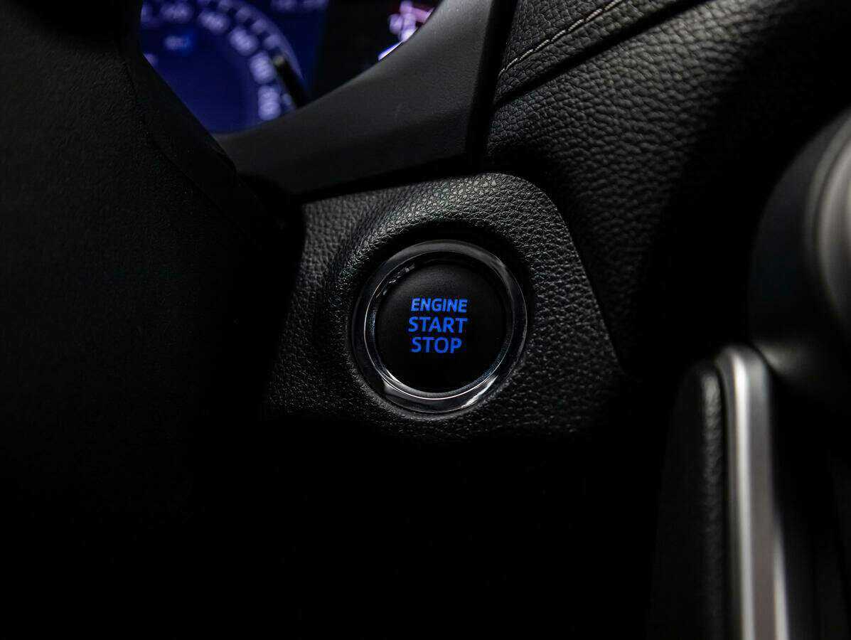 Toyota RAV4 с пробегом — 2022 год. Фото: #13