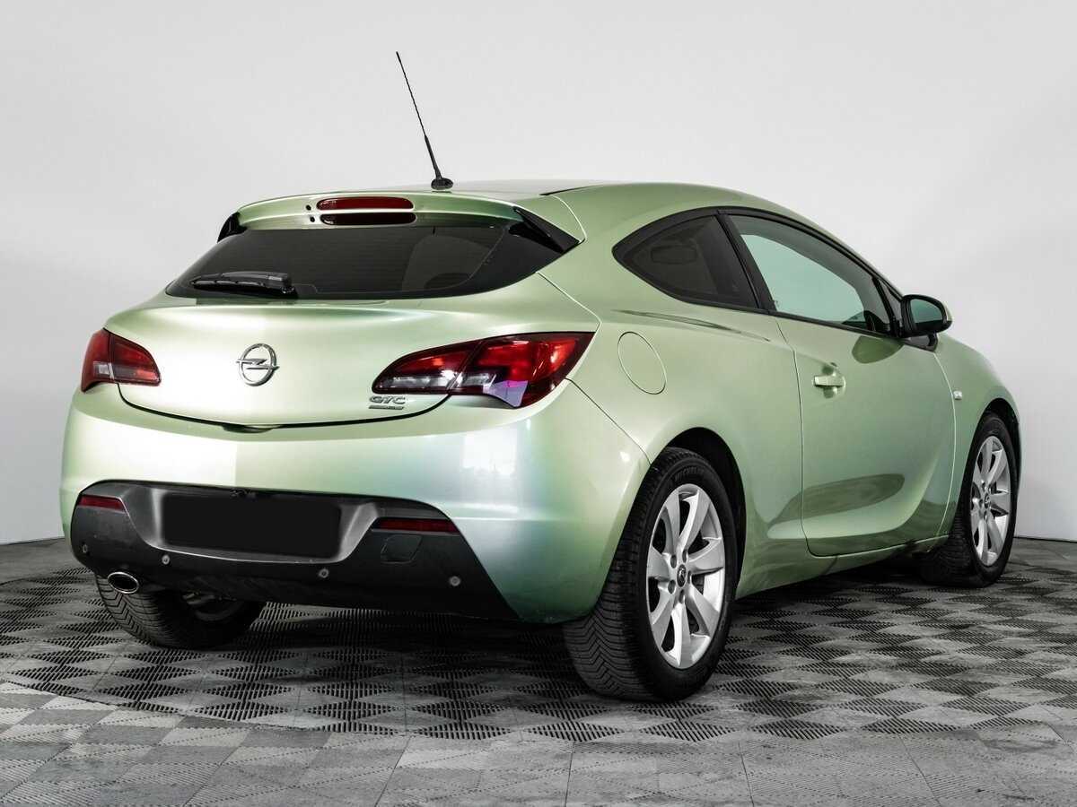 Opel Astra с пробегом — 2011 год. Фото: #3