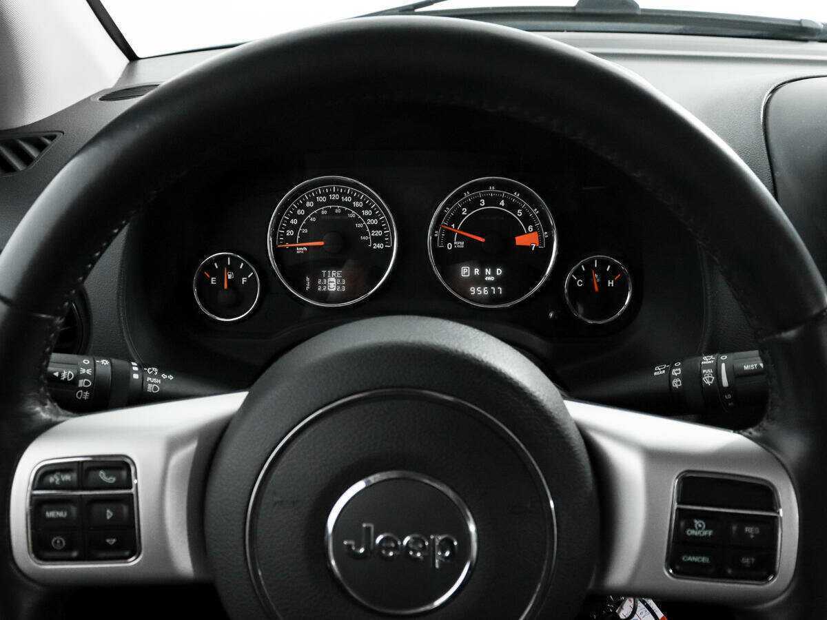 Jeep Compass с пробегом — 2014 год. Фото: #17