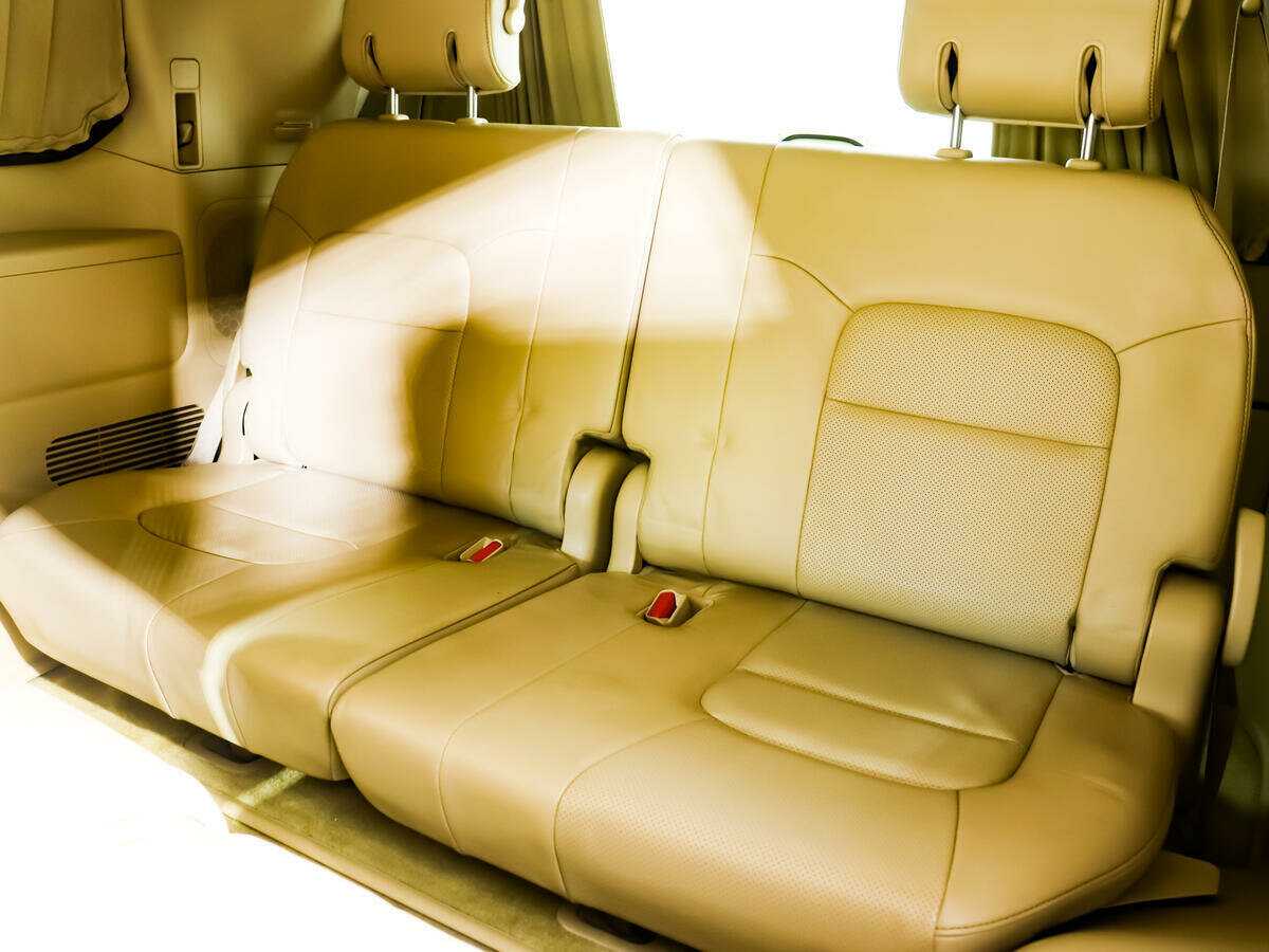 Toyota Land Cruiser с пробегом — 2012 год. Фото: #12
