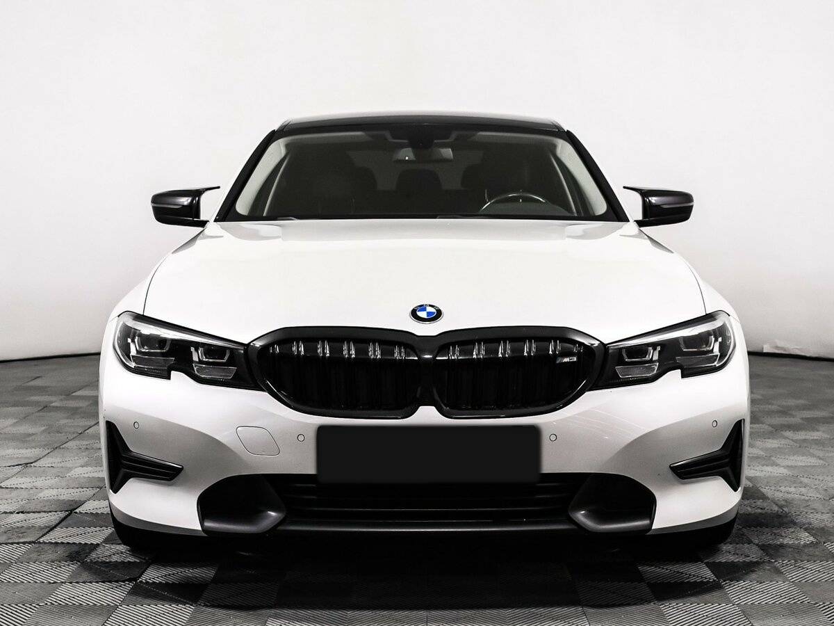 BMW 3 серии с пробегом — 2019 год. Фото: #1