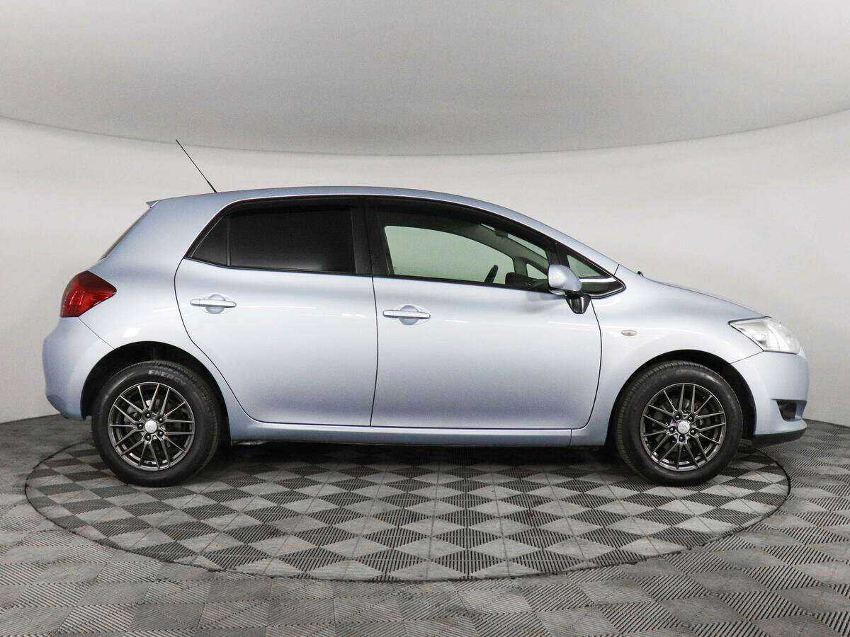 Toyota Auris с пробегом — 2007 год. Фото: #3