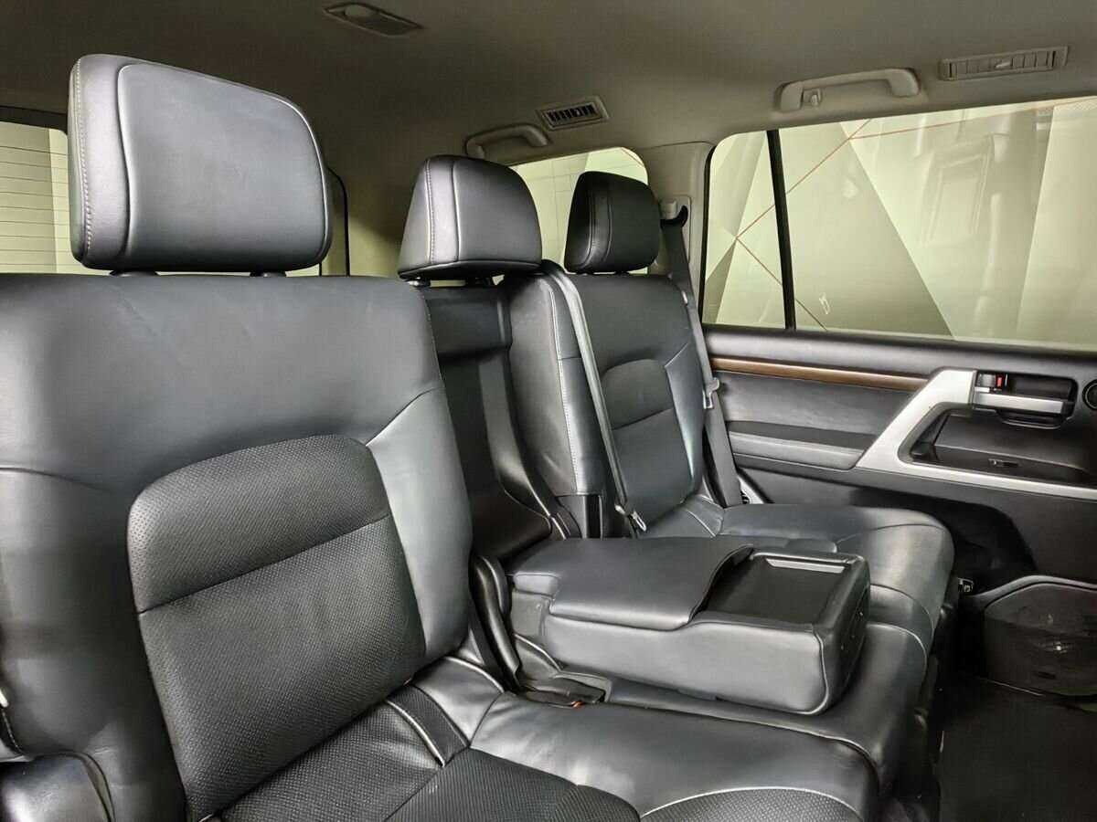Toyota Land Cruiser с пробегом — 2015 год. Фото: #12