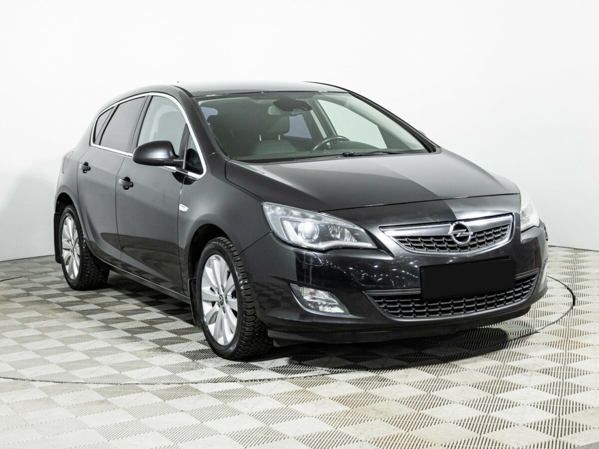 Opel Astra с пробегом — 2012 год. Фото: #2