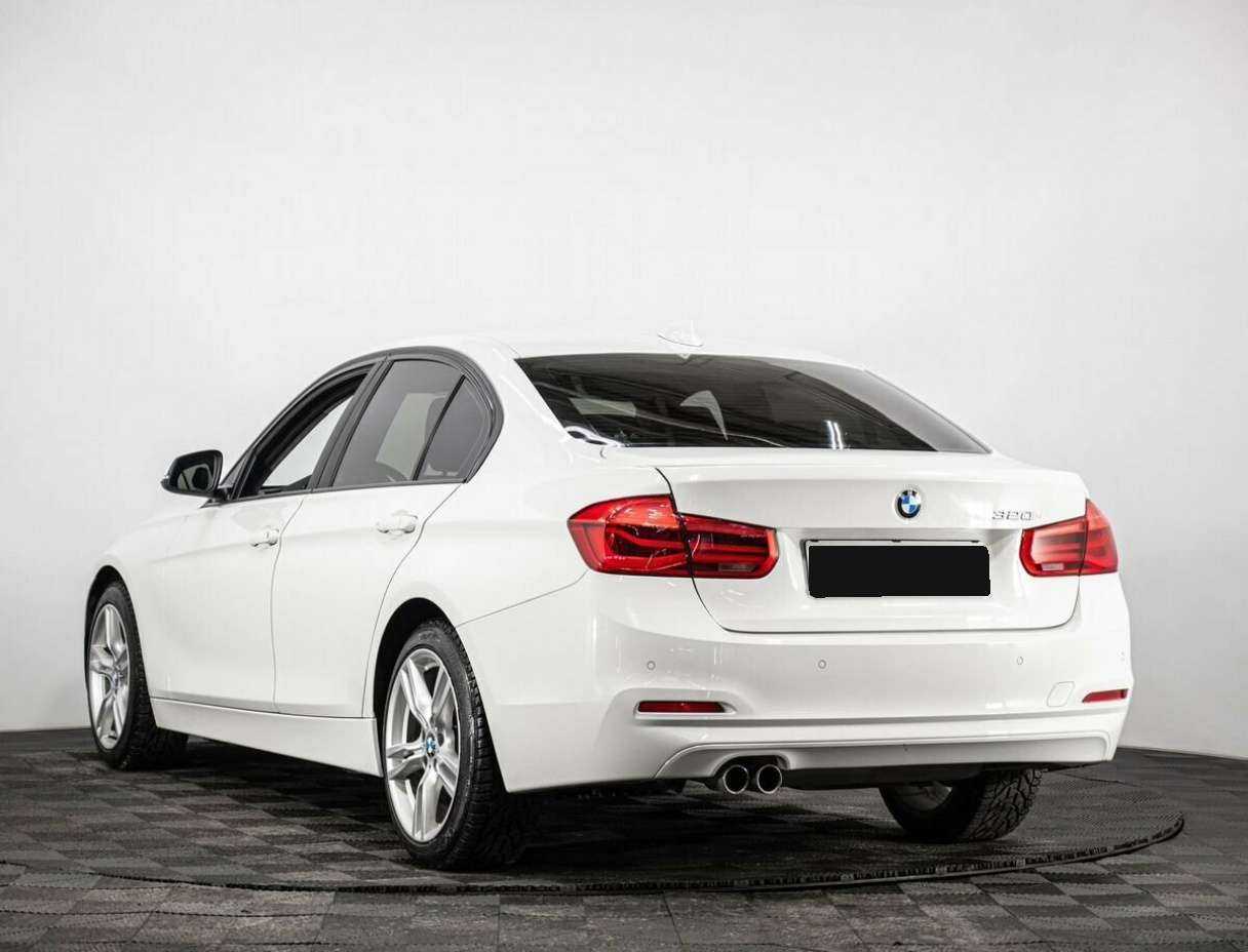 BMW 3 серии с пробегом — 2015 год. Фото: #3