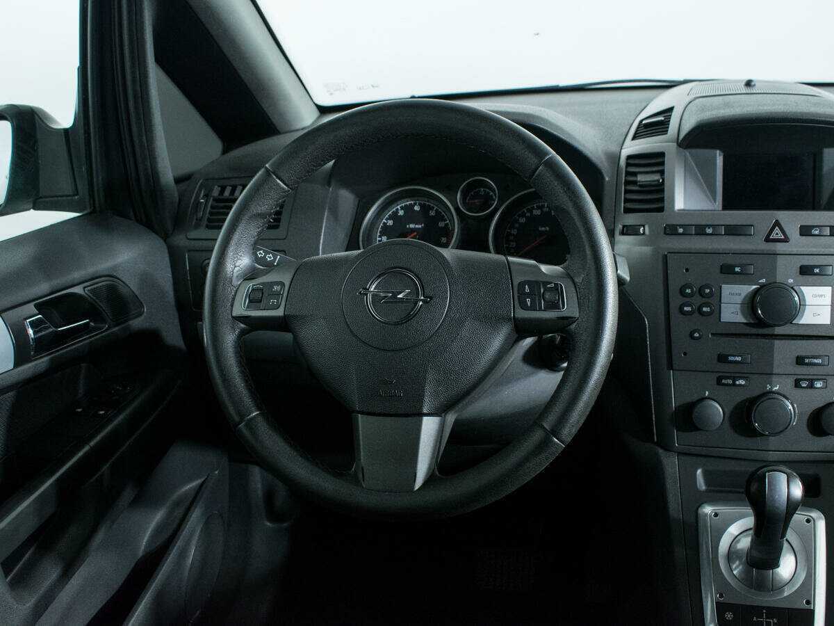 Opel Zafira с пробегом — 2007 год. Фото: #13
