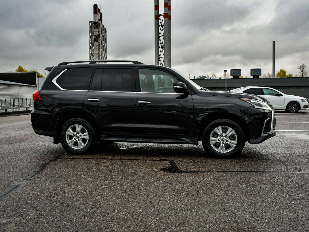 Lexus LX с пробегом — 2016 год. Фото: #3