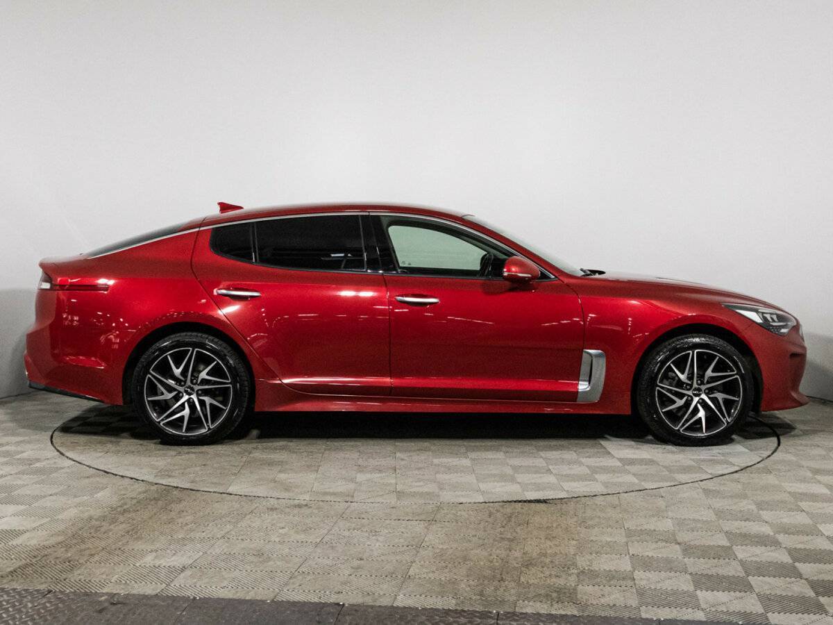 Kia Stinger с пробегом — 2022 год. Фото: #3