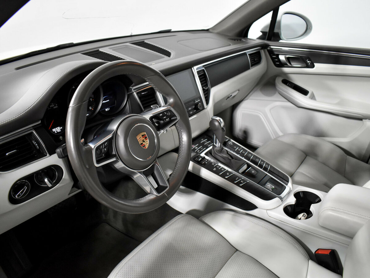Porsche Macan с пробегом — 2018 год. Фото: #7