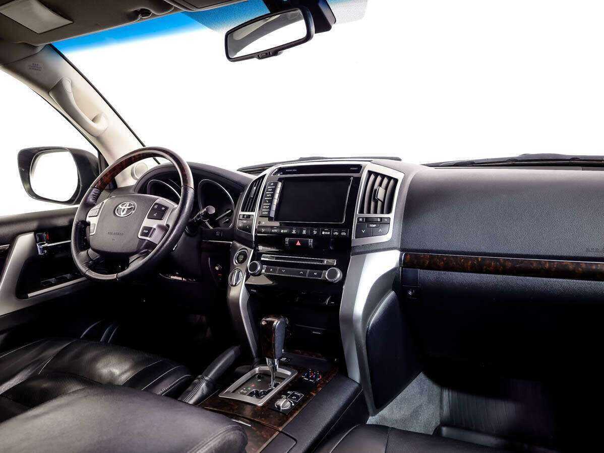Toyota Land Cruiser с пробегом — 2012 год. Фото: #7