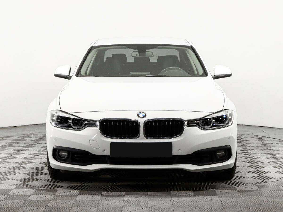 BMW 3 серии с пробегом — 2015 год. Фото: #1