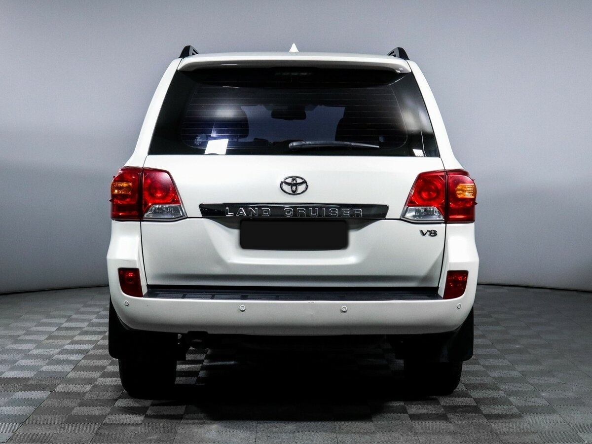 Toyota Land Cruiser с пробегом — 2014 год. Фото: #5