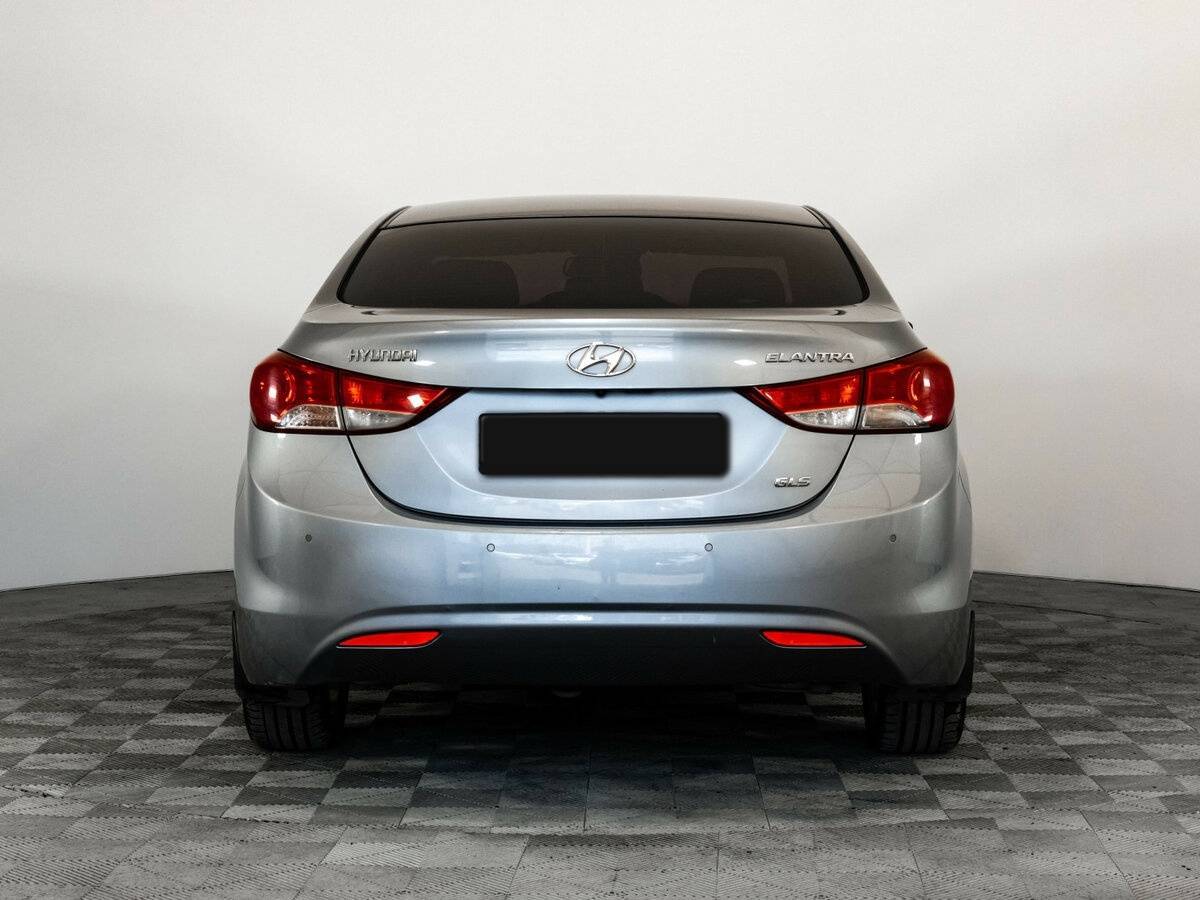 Hyundai Elantra с пробегом — 2011 год. Фото: #4