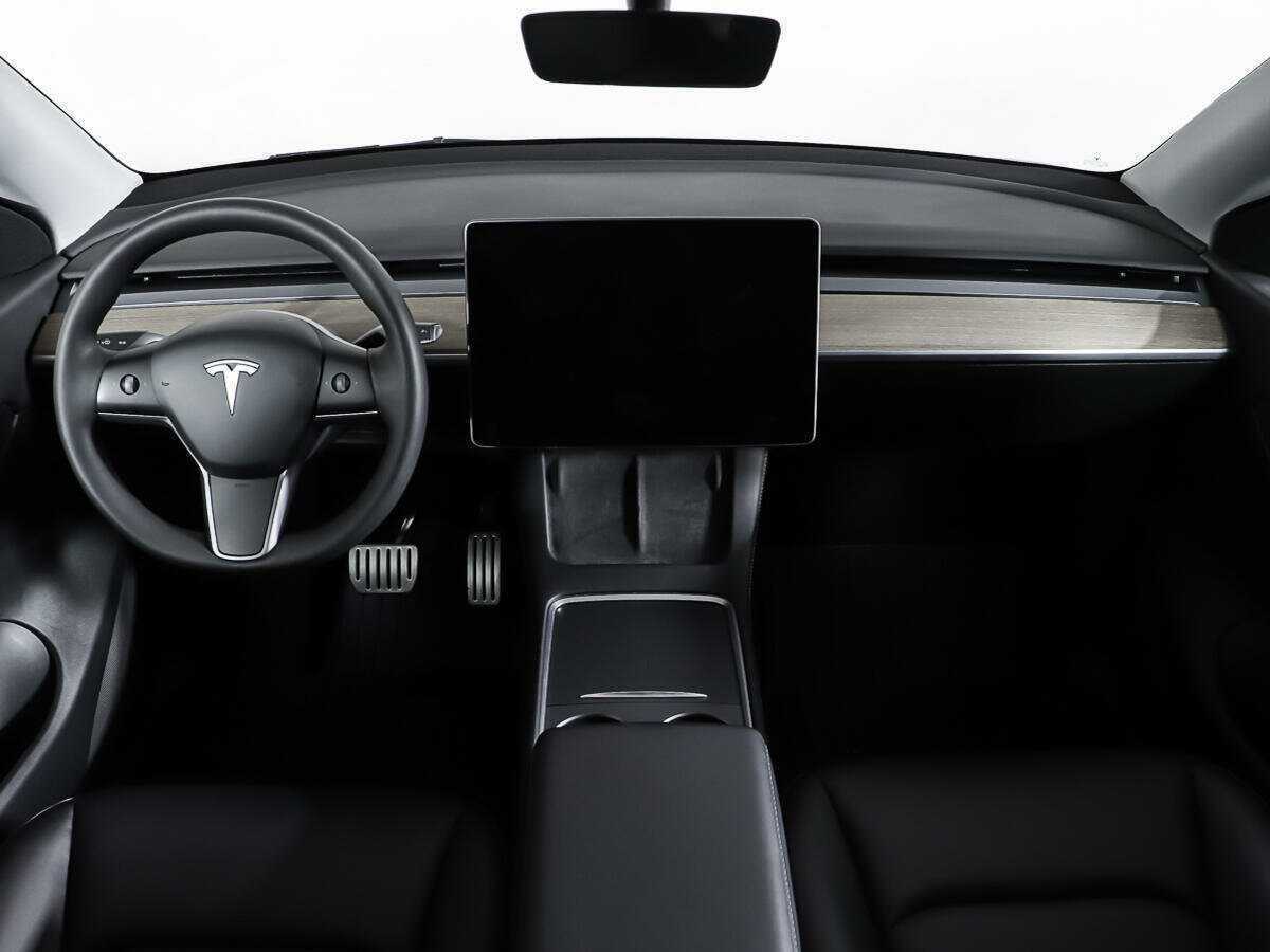 Tesla Model Y с пробегом — 2021 год. Фото: #10