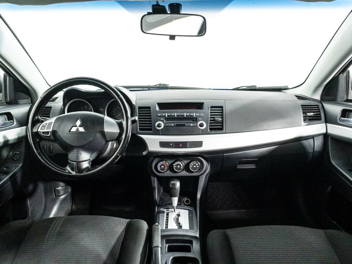 Mitsubishi Lancer с пробегом — 2010 год. Фото: #12