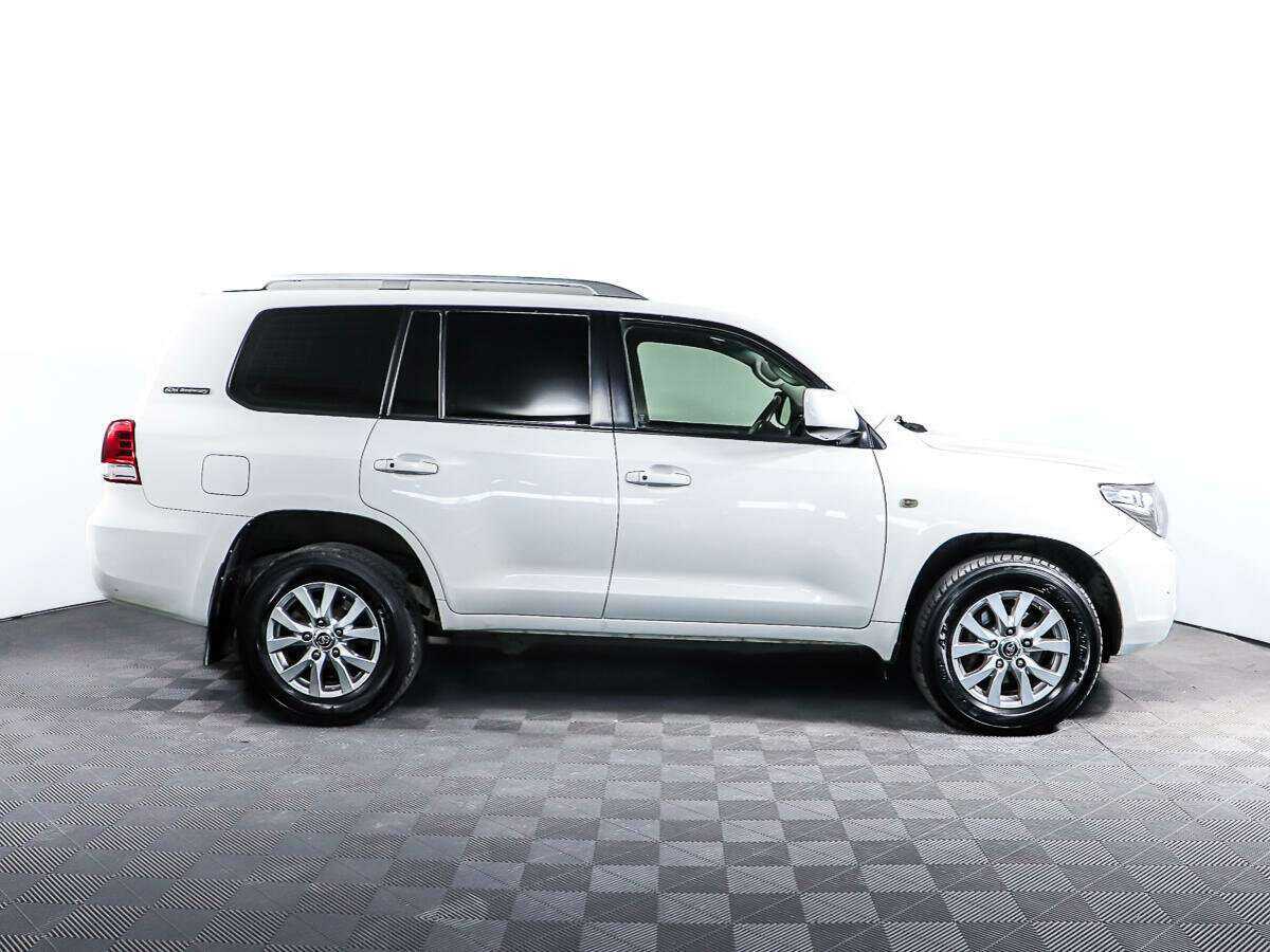 Toyota Land Cruiser с пробегом — 2011 год. Фото: #2