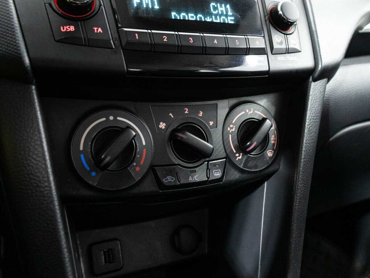 Suzuki Swift с пробегом — 2011 год. Фото: #14