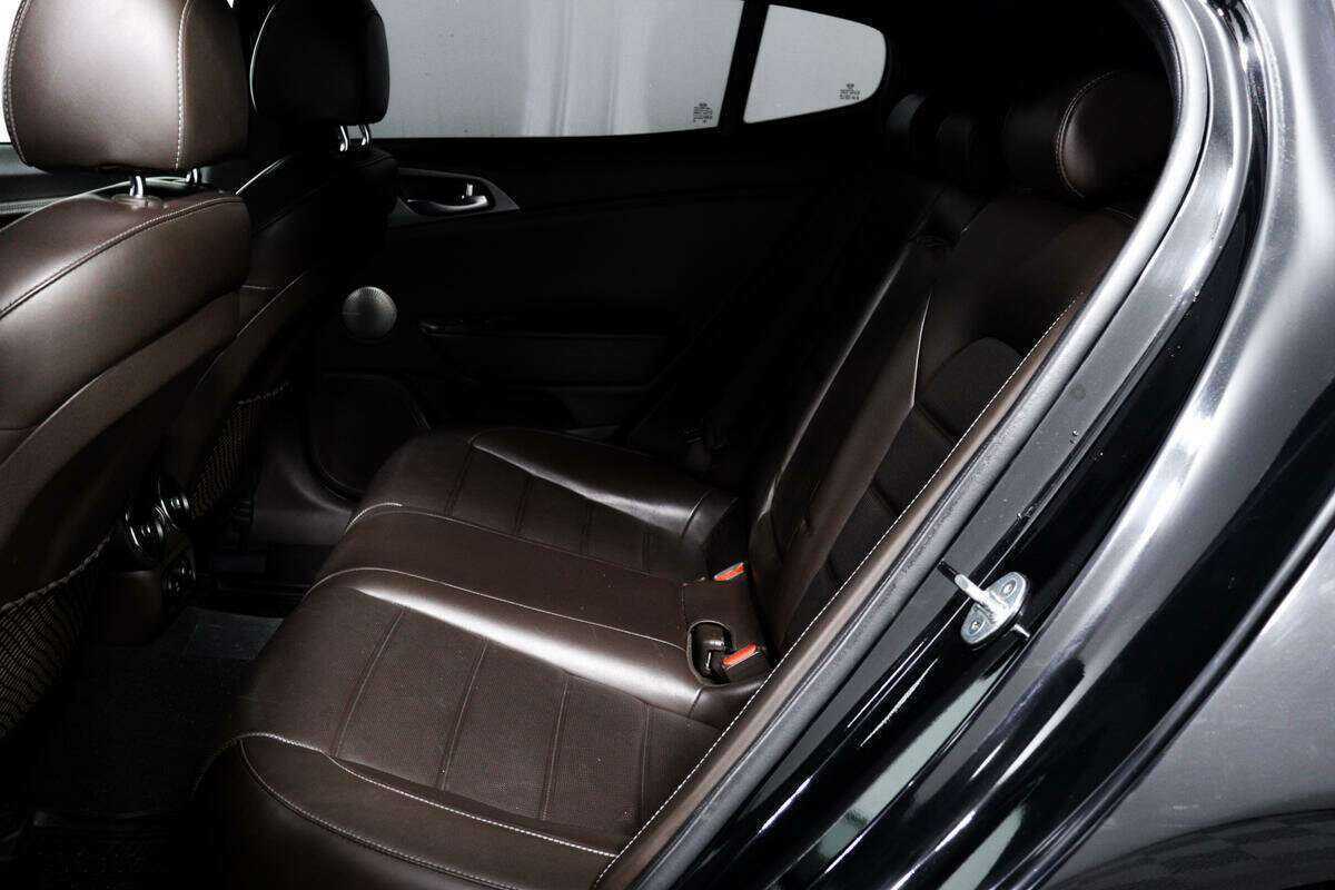 Kia Stinger с пробегом — 2018 год. Фото: #11