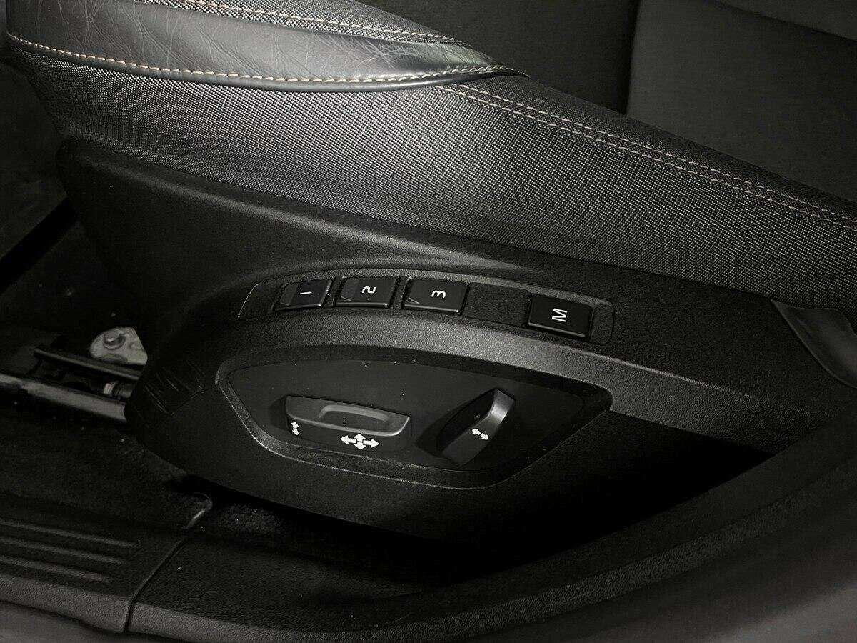 Volvo V40 Cross Country с пробегом — 2018 год. Фото: #12