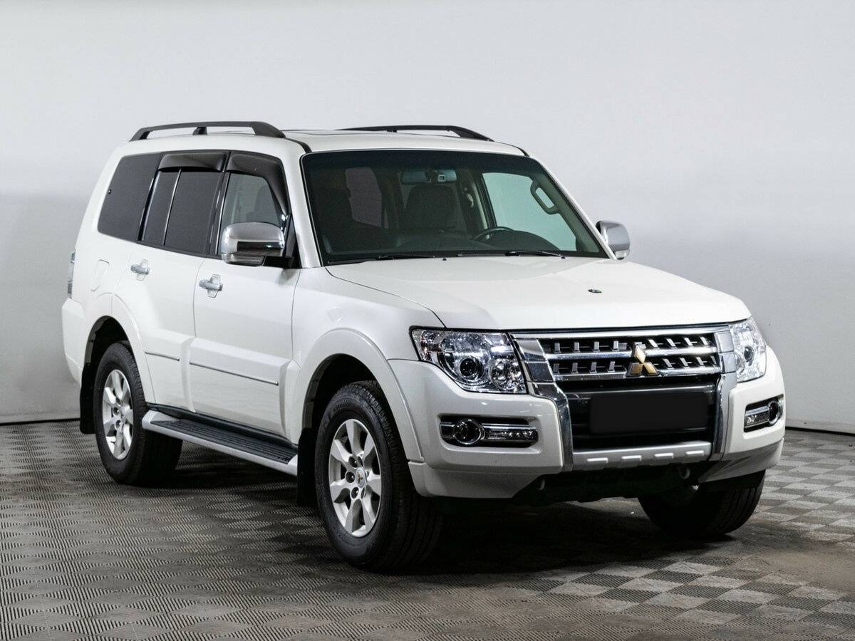 Mitsubishi Pajero с пробегом — 2021 год. Фото: #2