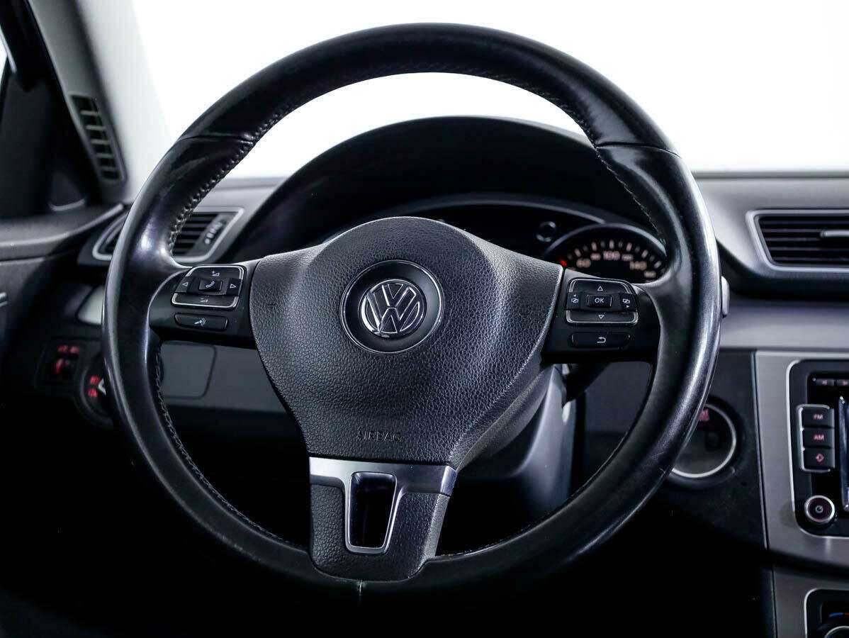 Volkswagen Passat с пробегом — 2011 год. Фото: #16